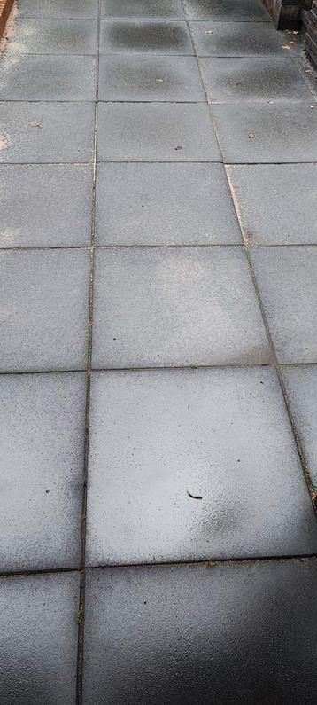 Tuintegels 60x60 Antraciet - 12 hele en 4 halve tegels. beschikbaar voor biedingen