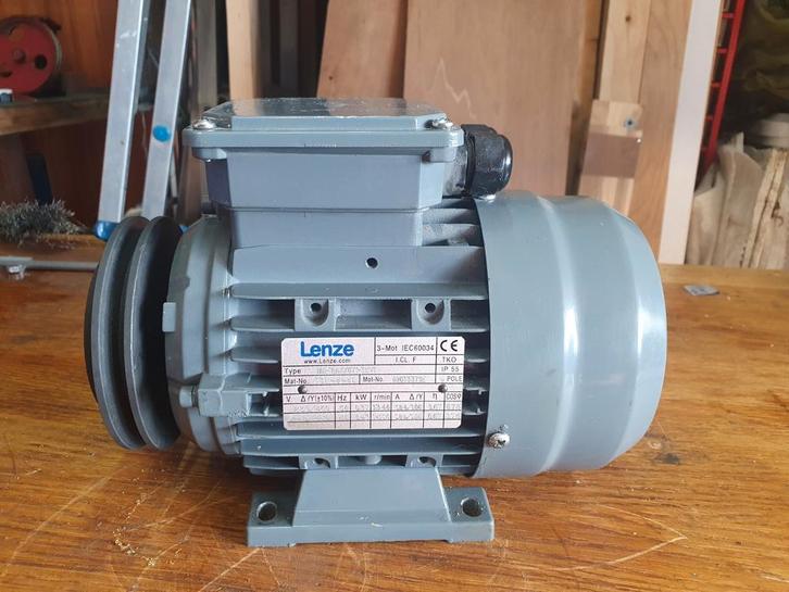 Elektromotor + bedieningskast 3fase., Doe-het-zelf en Verbouw, Motoren, Zo goed als nieuw, Elektromotor, Minder dan 1400 rpm, Ophalen of Verzenden