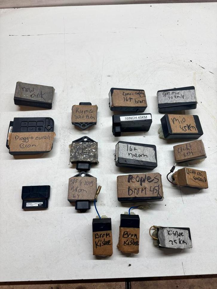 Verschillende CDI/ECU Kymco, Vespa, Sym, Peugeot, Fietsen en Brommers, Brommeronderdelen | Scooters, Zo goed als nieuw, Vespa