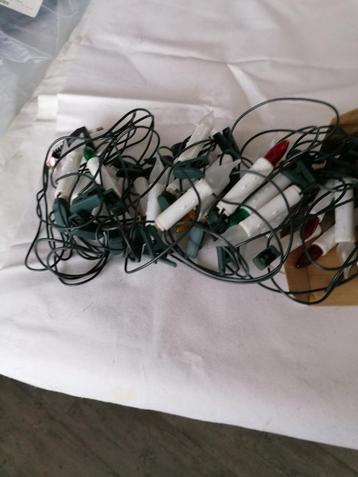 Retro gekleurde kerstverlichting beschikbaar voor biedingen