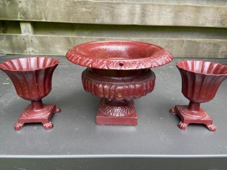 3 kleine gietijzeren bloempotten, Tuin en Terras, Bloempotten, Gebruikt, Metaal, Tuin, Minder dan 40 cm, Minder dan 25 cm, Rond