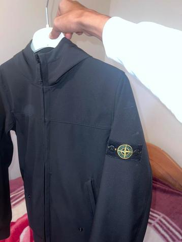 Stone Island beschikbaar voor biedingen