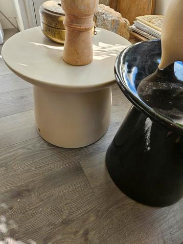 HK Living bijzettafeltjes  - zand (M) & zwart (S) beschikbaar voor biedingen