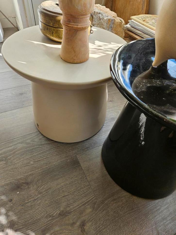 HK Living bijzettafeltjes  - zand (M) & zwart (S), Huis en Inrichting, Tafels | Bijzettafels, Nieuw, Rond, 45 tot 60 cm, Minder dan 55 cm