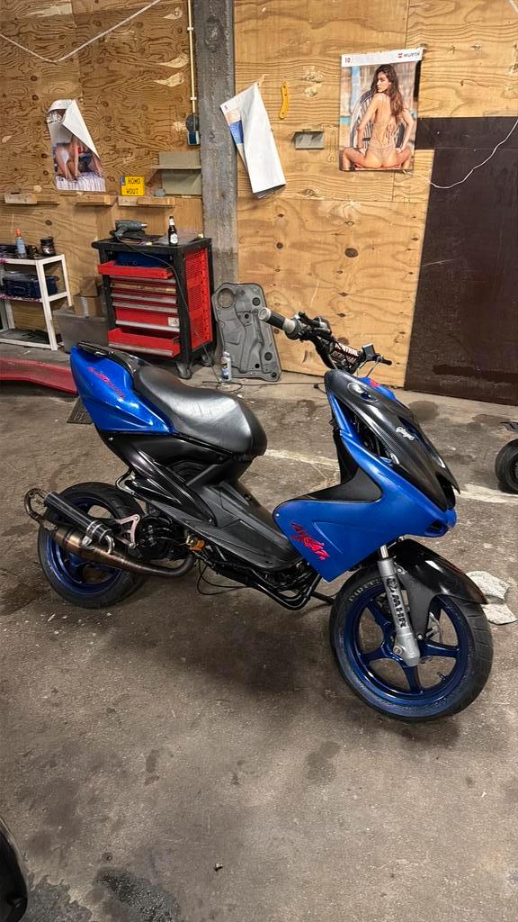 Yamaha aerox 70cc, Fietsen en Brommers, Scooters | Yamaha, Zo goed als nieuw, Aerox, Tweetakt, Ophalen of Verzenden