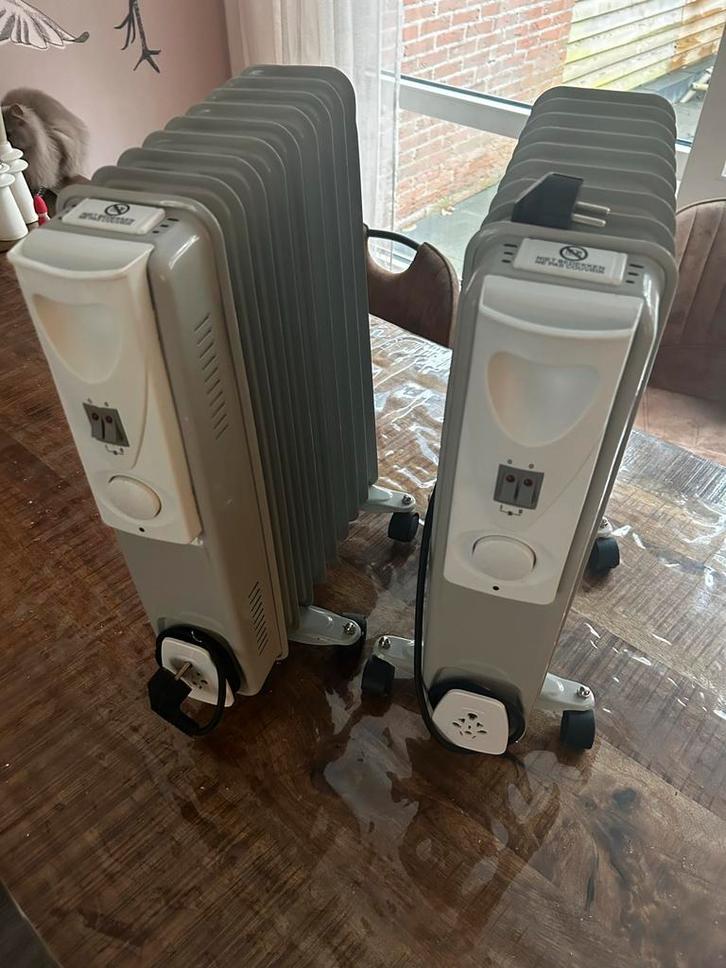 Oliegevulde Radiator 2000W - Elektrisch, Huis en Inrichting, Kachels, Gebruikt, Vrijstaand, Oliekachel, Elektrisch, Ophalen