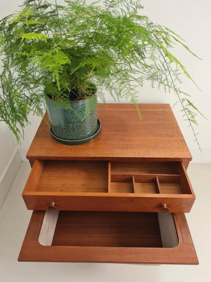 Vintage houten mid-century bijzettafel, Huis en Inrichting, Tafels | Bijzettafels, Gebruikt, Rechthoekig, 45 tot 60 cm, 55 tot 75 cm