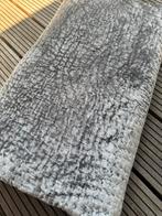 Hoogwaardige kwaliteit sprei/bedloper, Huis en Inrichting, Ophalen, 200 cm of meer, Zo goed als nieuw, Grijs