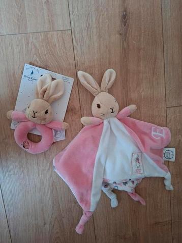 Peter Rabbit Knuffeldoekje & Rammelaar - met naam Emma beschikbaar voor biedingen