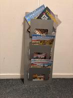 Moderne IKEA Metalen Skrissel Hangende Lectuurbak - 3 Vakken, Huis en Inrichting, Woonaccessoires | Krantenbakken en Lectuurbakken