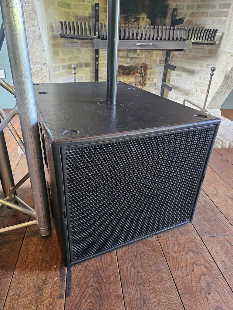 12x 18sound 18 inch sub 1800 watt rms (vraagprijs voor 2 st), Ophalen, Zo goed als nieuw, 100 watt of meer