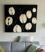 schilderij witte tulpen op zwarte achtergrond 120x100 cm, Schilderij, Zo goed als nieuw, 100 tot 125 cm, Ophalen