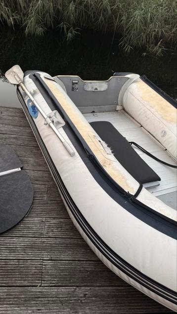 Rubber bootje zonder motor beschikbaar voor biedingen