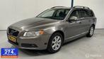 Volvo V70 2.5T Momentum 230PK / AUTOMAAT, 2521 cc, Startonderbreker, 92 €/maand, 1568 kg