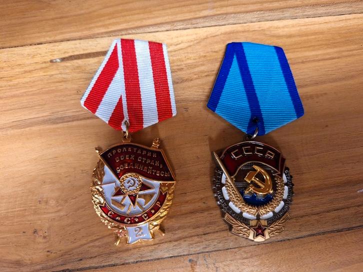 2 ussr communistische medailles samen, Verzamelen, Militaria | Algemeen, Landmacht, Lintje, Medaille of Wings, Duitsland, Ophalen of Verzenden