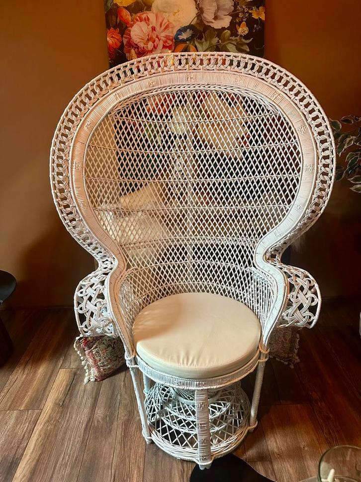 Pauwstoel / peacock chair wit NIEUWSTAAT, Huis en Inrichting, Stoelen, Nieuw, Eén, Riet of Rotan, Wit, Ophalen