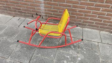 Retro Vintage hobbel kinderstoel draadstoel beschikbaar voor biedingen