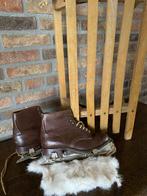 Brocante oude leren schoenen met vintage schaatsen, Antiek en Kunst, Ophalen of Verzenden