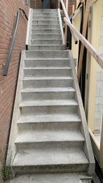 Betonnen trap met bordes - Gebruikt, Doe-het-zelf en Verbouw, Ladders en Trappen, Ophalen, Gebruikt, Trap, 2 tot 4 meter