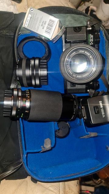 Canon AE-1 Camera Set met Lenzen en Accessoires beschikbaar voor biedingen