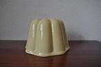 Vintage Puddingvorm Pastel Geel 17 cm, Antiek en Kunst, Curiosa en Brocante, Ophalen