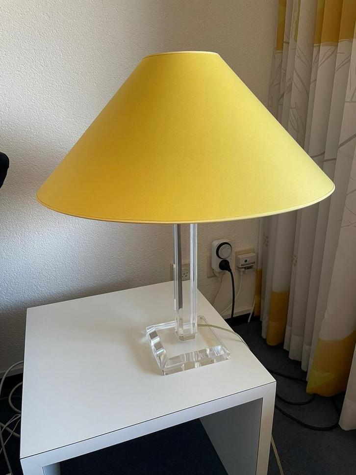 Stijlvolle Tafellamp met Gele Kap, Huis en Inrichting, Lampen | Tafellampen, Zo goed als nieuw, Minder dan 50 cm, Kunststof, Ophalen of Verzenden