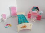 Barbie slaapkamer: bed, kast, wc en kaptafel, Ophalen of Verzenden, Gebruikt, Barbie