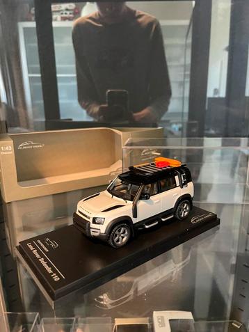 Land Rover/Rang Rover defender 1/43 almost real wit 