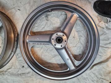 Velgen Honda CB1 NC27 in zeer goede staat beschikbaar voor biedingen