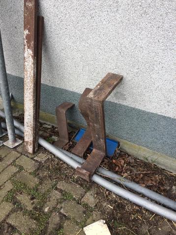 Materieel voor metselwerk doorbraken . beschikbaar voor biedingen