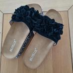 leuke zwarte slippers maat 39, Ophalen of Verzenden, Nieuw, Zwart