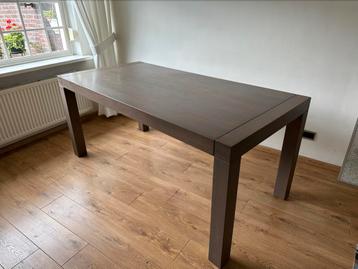 Eetkamer tafel massief (grey wash) beschikbaar voor biedingen
