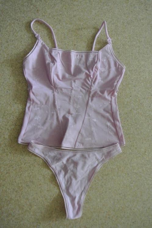 Selmark set top en string S roze zga nieuw, Kleding | Dames, Ondergoed en Lingerie, Setje, Roze, Ophalen of Verzenden