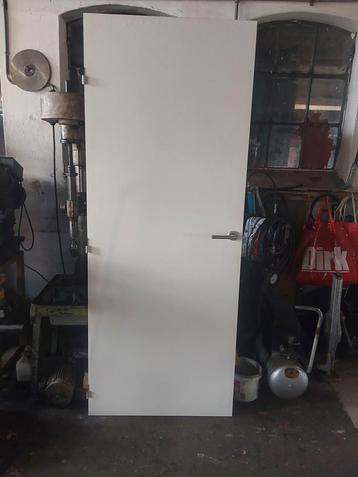 Binnendeur 212x83 cm beschikbaar voor biedingen