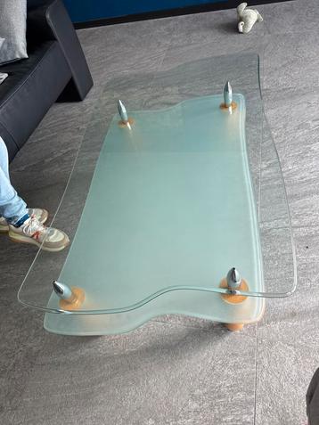 Prachtige Glazen salontafel beschikbaar voor biedingen