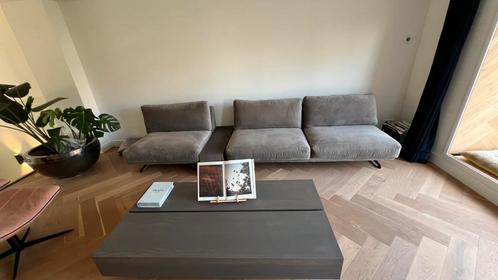 Keijser & Co - Coco grijze velvet bank met salontafel, Huis en Inrichting, Banken | Bankstellen, Zo goed als nieuw, Ophalen