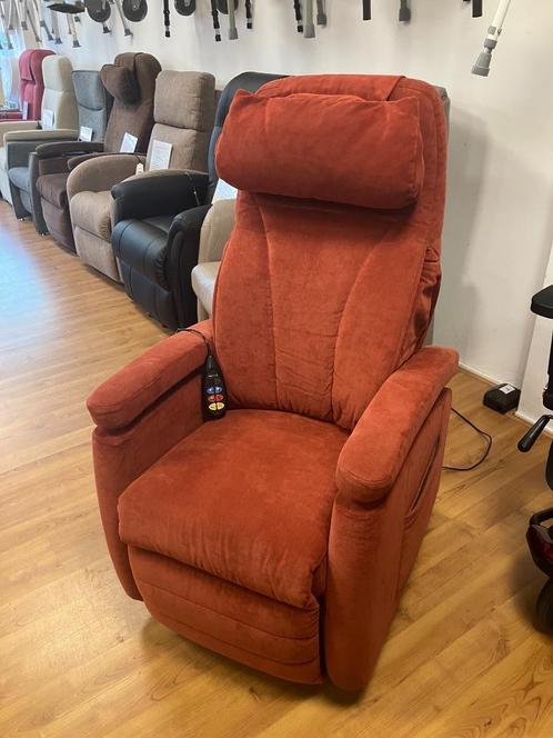 Sta op stoel Fitform Vario met kuiprug 3 motoren, Huis en Inrichting, Fauteuils, Zo goed als nieuw, Stof, 50 tot 75 cm, Verzenden