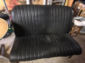 Bank Mancave beschikbaar voor biedingen