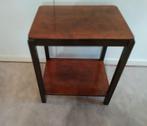 Art deco bijzettafeltje van wortelnoot met zwarte pootjes, Antiek en Kunst, Antiek | Meubels | Tafels, Ophalen of Verzenden