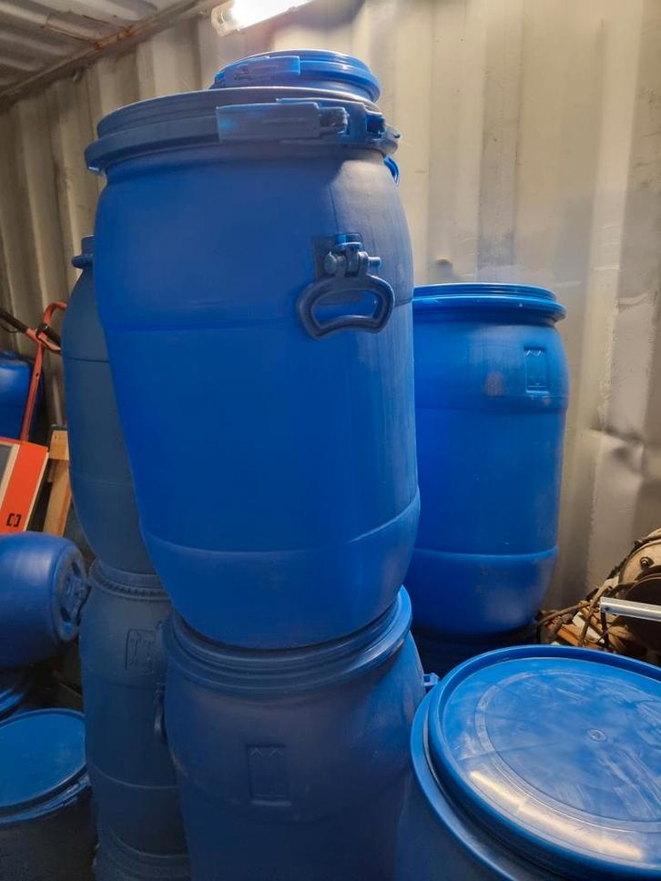 Blauwe kunstof voerton 60 liter schoon, Dieren en Toebehoren, Overige Dieren-accessoires, Zo goed als nieuw, Ophalen