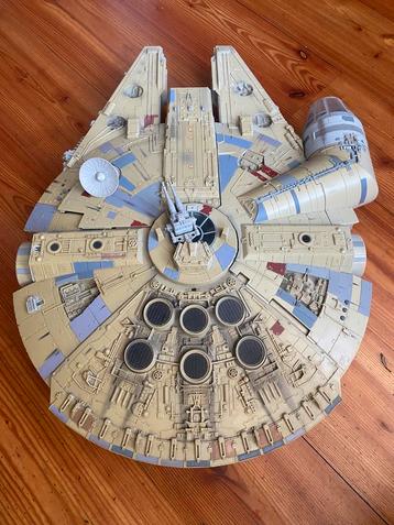 Starwars Millennium Falcon beschikbaar voor biedingen