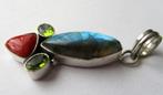 Zilveren edelsteen hanger Labradoriet Peridot en rode koraal, Sieraden, Tassen en Uiterlijk, Kettinghangers, Ophalen, Zo goed als nieuw