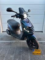 Piaggio zip 4T 2020 50cc brom (2T 125cc skr tph runner), Fietsen en Brommers, Scooters | Overige merken, Ophalen, Zo goed als nieuw