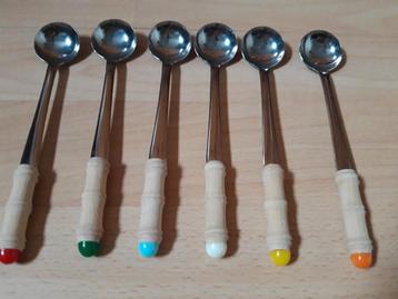 Retro fonduelepeltjes beschikbaar voor biedingen