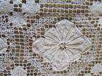 Gehaakt tafelkleed, Antiek en Kunst, Antiek | Kleden en Textiel, Verzenden
