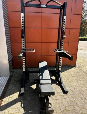 Technogym Pure Strenght Halfrack , Bankje ,147,5kg Gewichten beschikbaar voor biedingen
