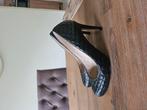 L.K.Bennett schoenen, Pumps, Zwart, Gedragen, L.K.Bennett