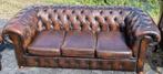 Oude Chesterfield bank bruin leer + BEZORGING GRATIS, Gebruikt, Chesterfield, Ophalen of Verzenden, Rechte bank