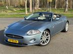 Jaguar XK 4.2 V8 Convertible Aut NEDERLANDSE AUTO!, Auto's, Jaguar, Achterwielaandrijving, Gebruikt, Cabriolet, 93 €/maand