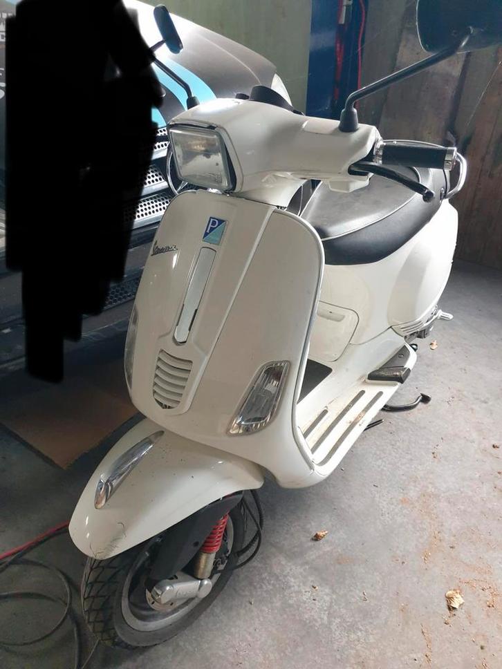 Vespa sprint piaggio scooter, Fietsen en Brommers, Scooters | Piaggio, Gebruikt, Overige modellen, Maximaal 45 km/u, Benzine, Ophalen